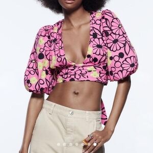 Zara Pink Floral crop Top With Puff Sleeves Size Small